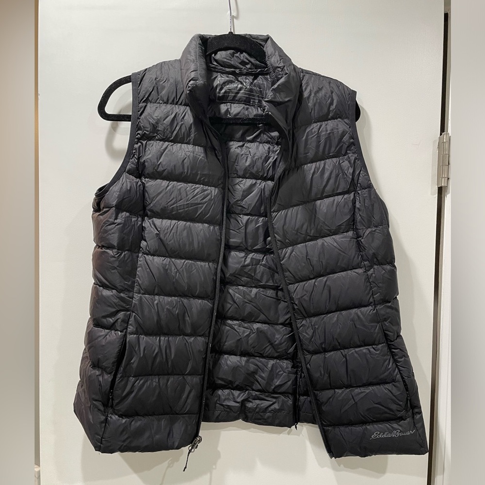 Eddie Bauer vest. Size large.
